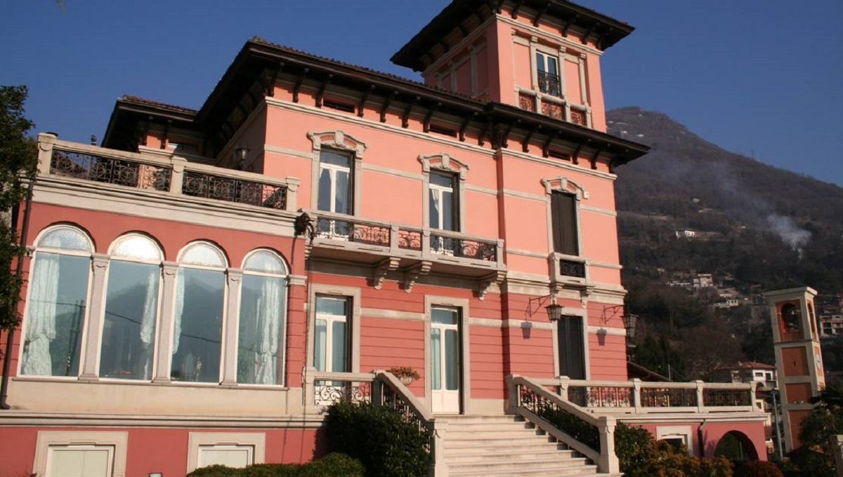 Prestigiosa villa sul Lago di Como in vendita