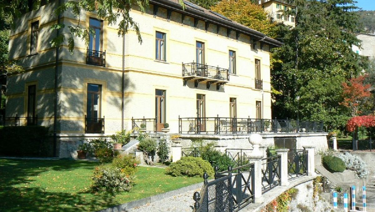 Villa in affitto a Moltrasio
