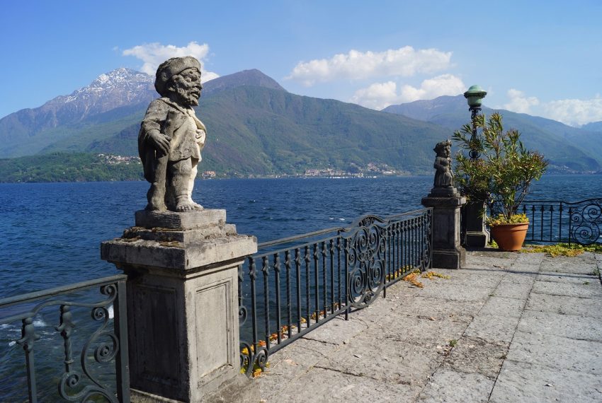 terrazza sul lago