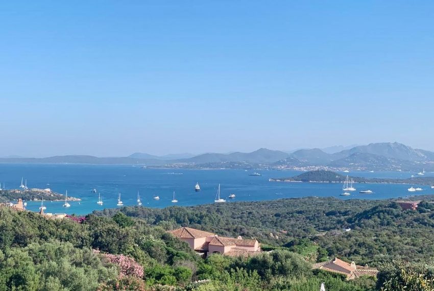 SARDEGNA PORTO CERVO - VILLA CON PISCINA E GIARDINO