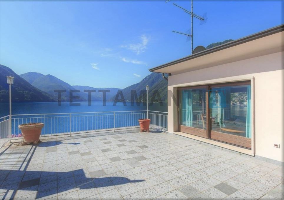 Lago di Como Argegno Villa in vendita