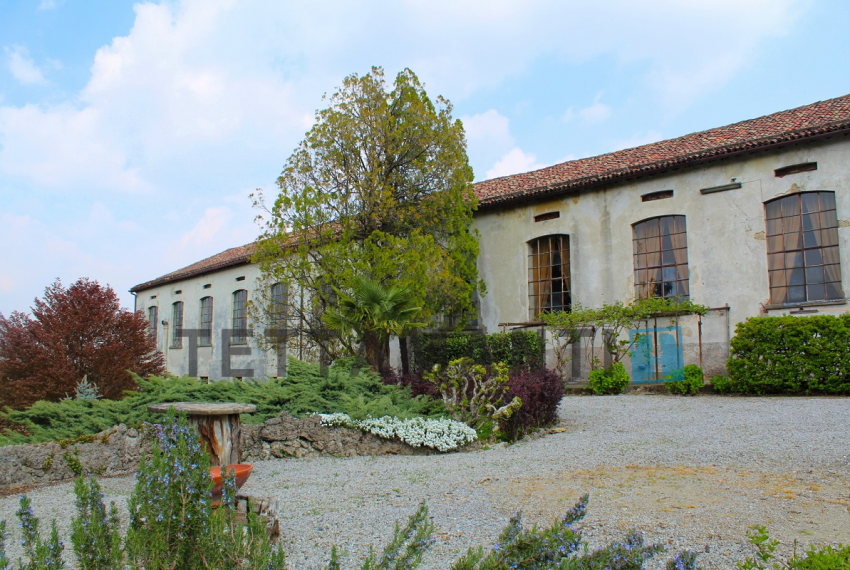 Filanda storica con due corpi di fabbrica distinti