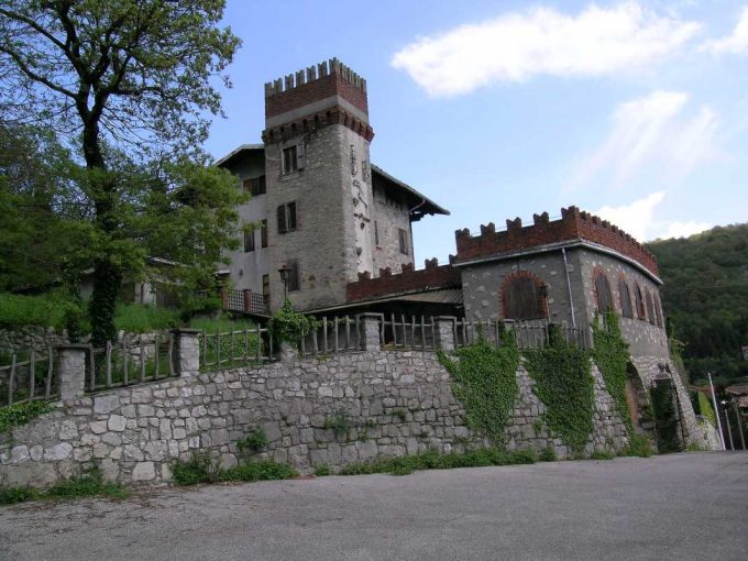 BARNI – IL CASTELLO