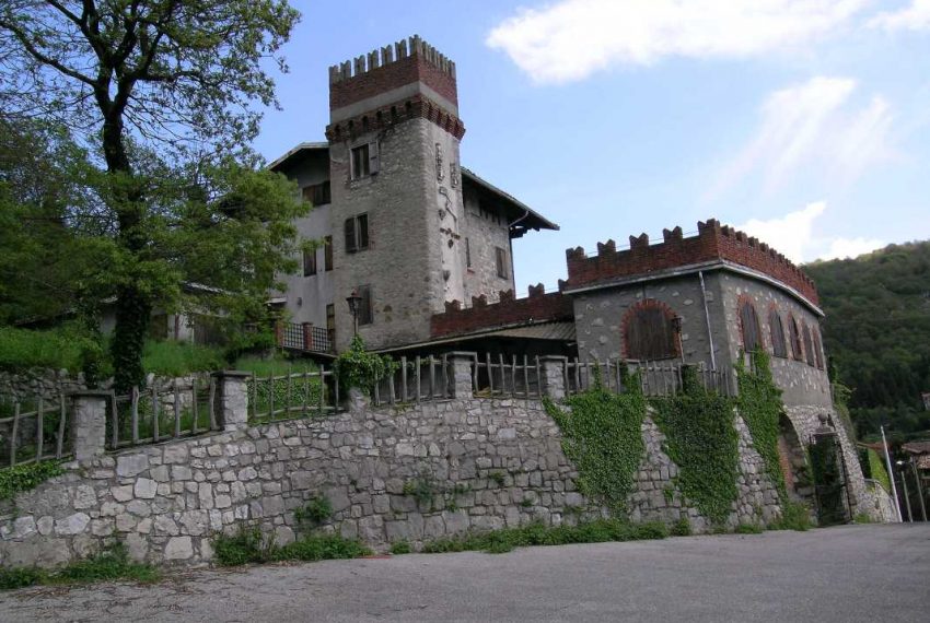 BARNI – IL CASTELLO