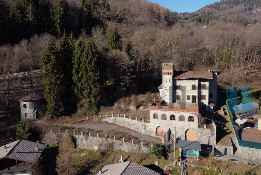 BARNI – IL CASTELLO