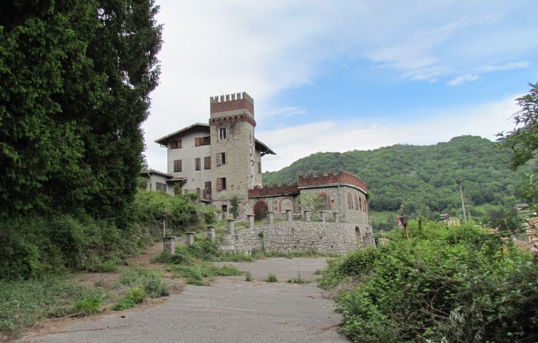 Il Castello, vista laterale
