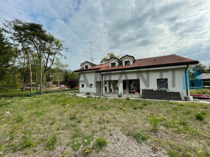 VILLA DA RISTRUTTURARE GUANZATE al rustico