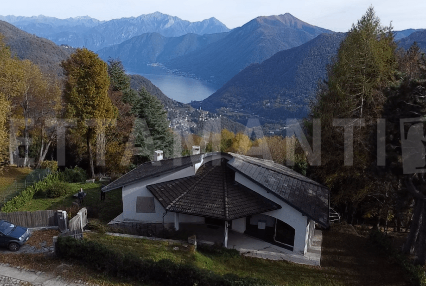 VILLA VISTA LAGO CASASCO INTELVI AMPIO GIARDINO