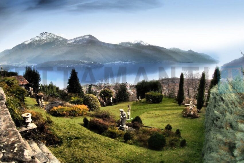 lago di Como prestigiosa villa in vendita