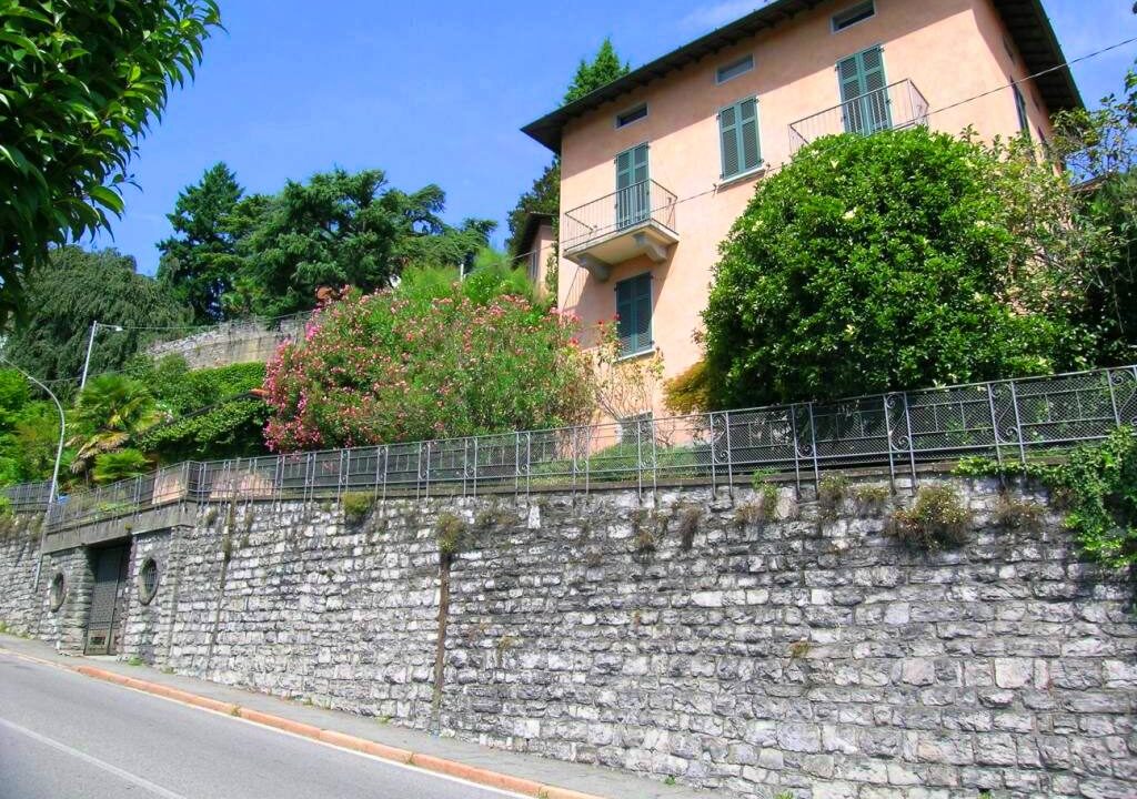 Como villa vista lago in vendita