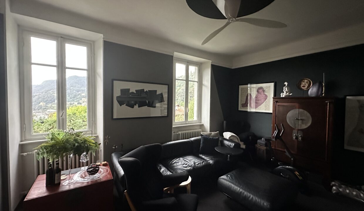 Como villa vista lago in vendita