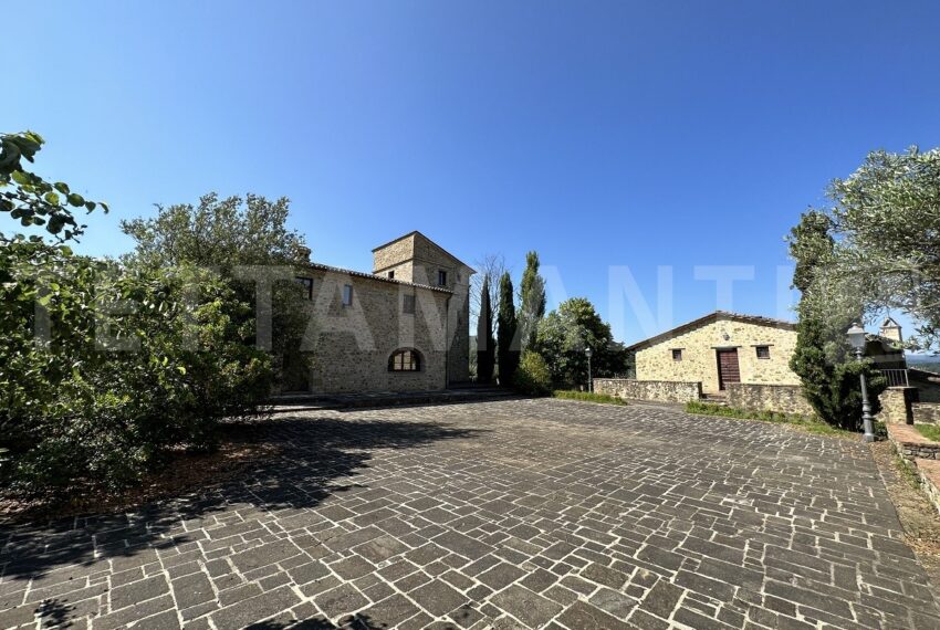 umbria villa in villaggio storico