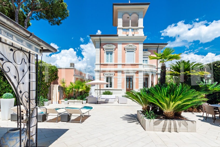 FORTE DEI MARMI VILLA DI LUSSO