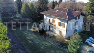 villa fino mornasco vendita
