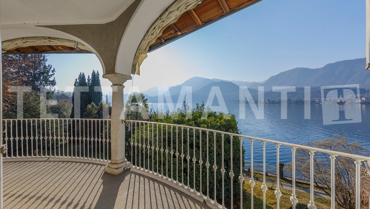 terrace with lake view villa for sale