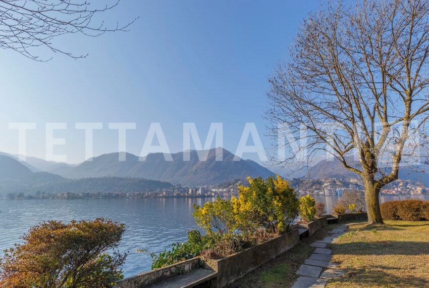 lake front garden lake orta