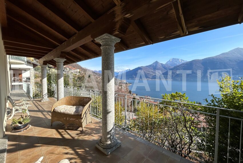 SANSIRO VILLA VISTA LAGO CON GIARDINO PRIVATO