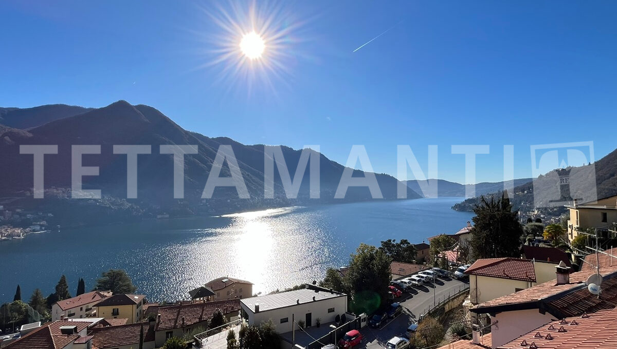 Moltrasio- trilocale con vista lago in vendita