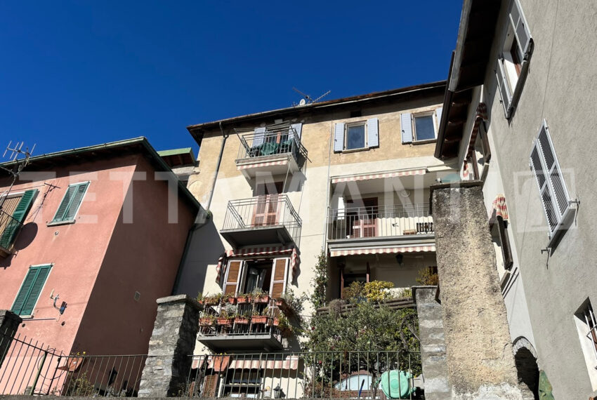 Moltrasio- trilocale con vista lago in vendita