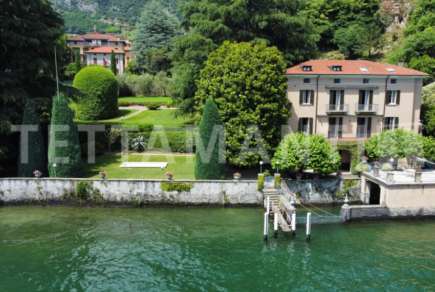 VILLA FRONTELAGO LENNO LAGO DI COMO IN VENDITA