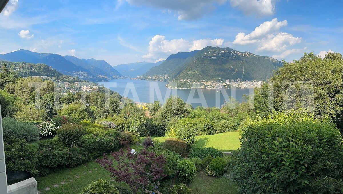 villa con vista lago di como