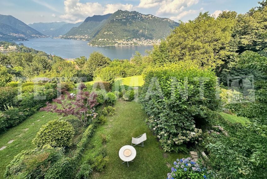 villa con vista lago di como