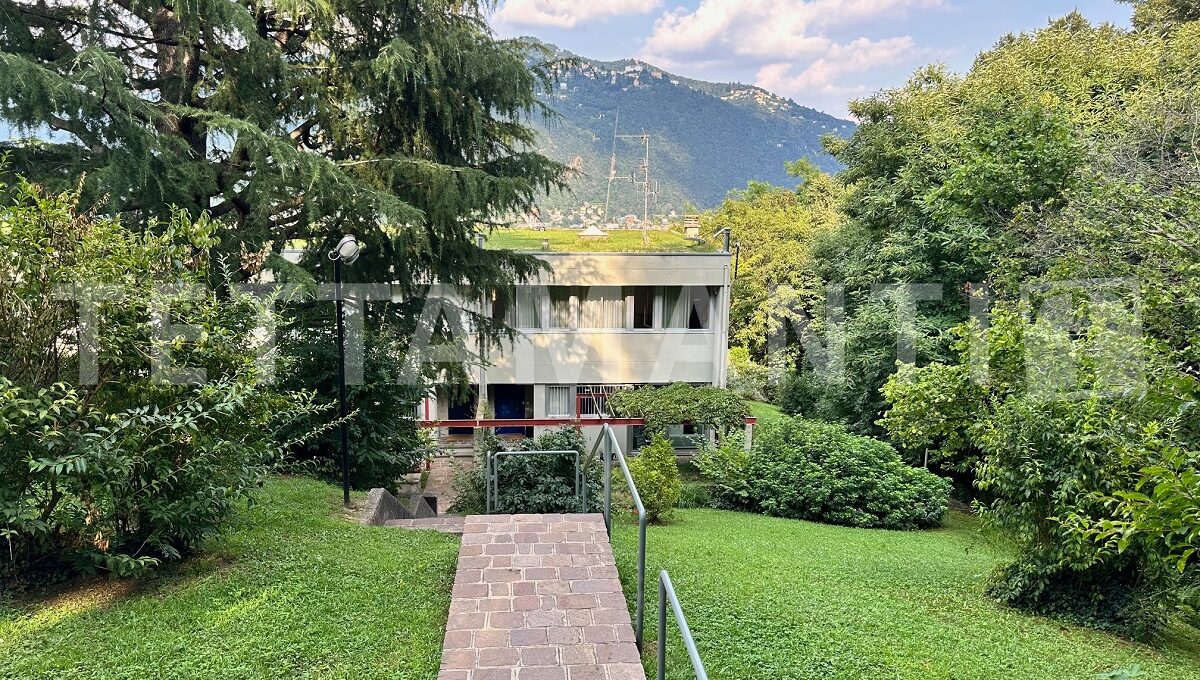 villa vista lago como