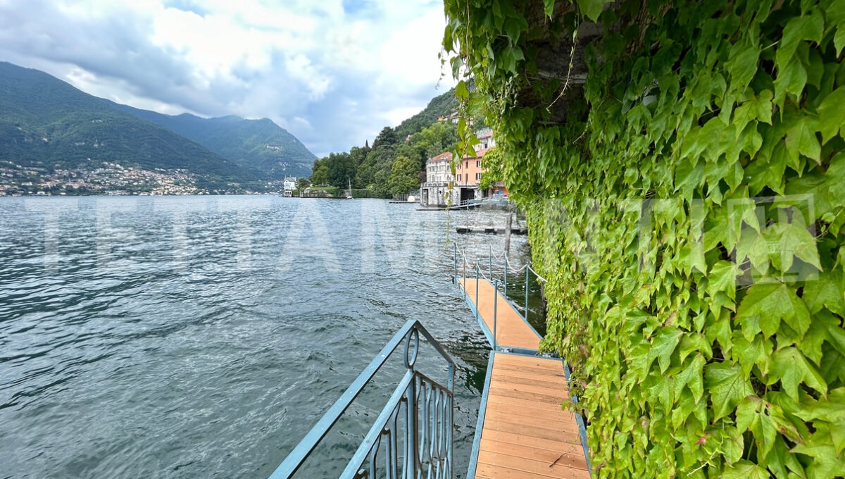 como villa lago vendita