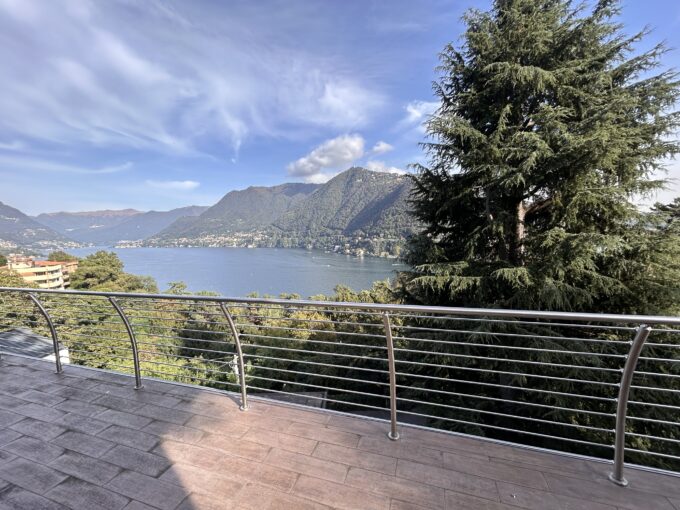 Villa di lusso in vendita vista Como Bignanico con giardino