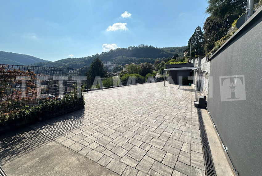 terrazza vista lago como