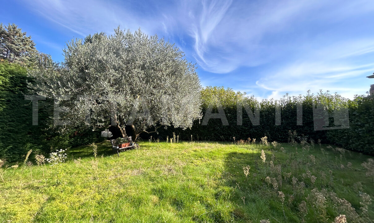 villa in vendita Como Prestino con giardino