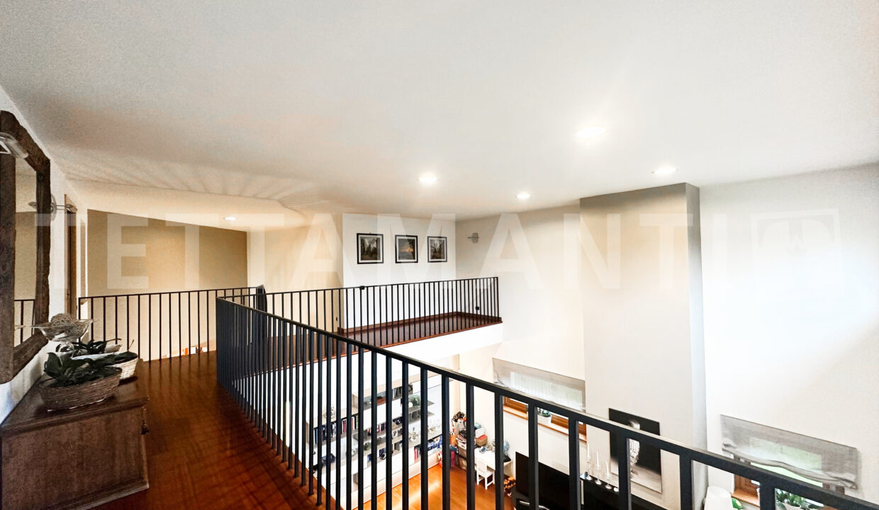 Villa a VillaGuardia Moderna con giardino e piscina