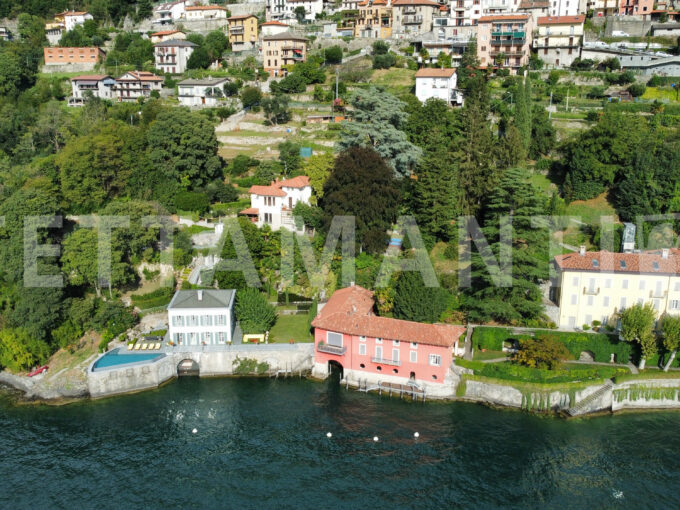 lago di como villa pieds dans l'eaux in vendita