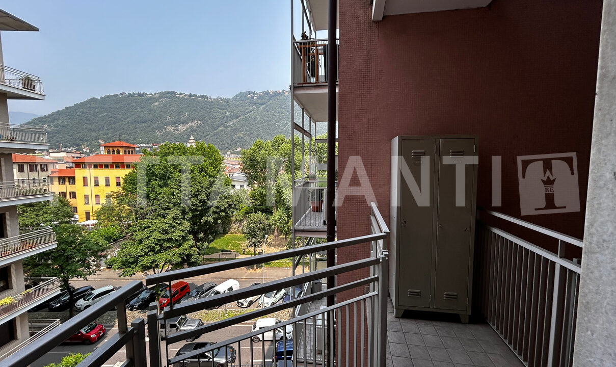 Como appartamento vista città in vendita