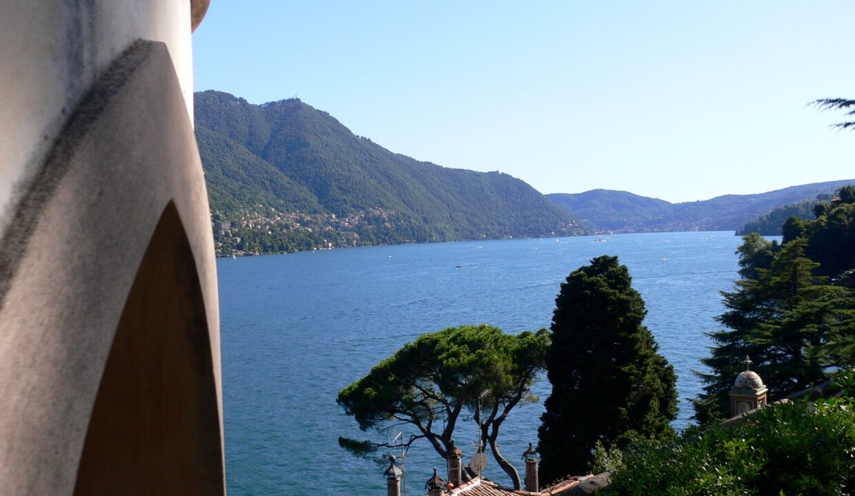 Castello sul Lago di Como in vendita