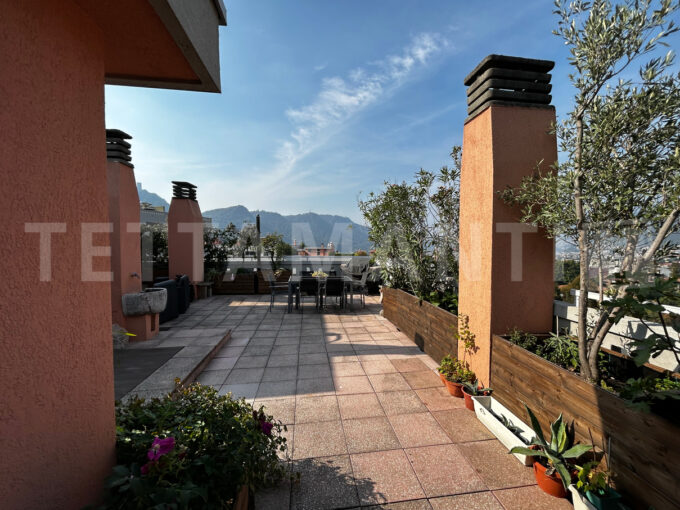 Como attico panoramico in vendita