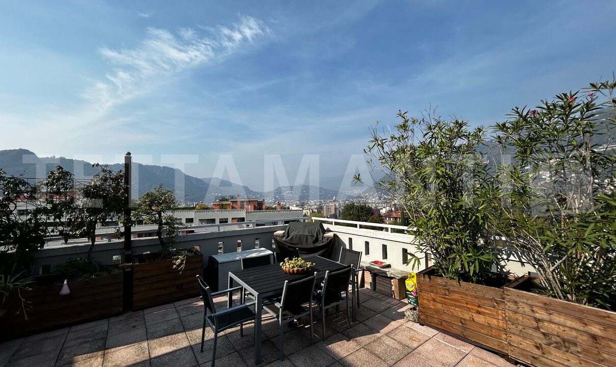 Como attico panoramico in vendita (14)