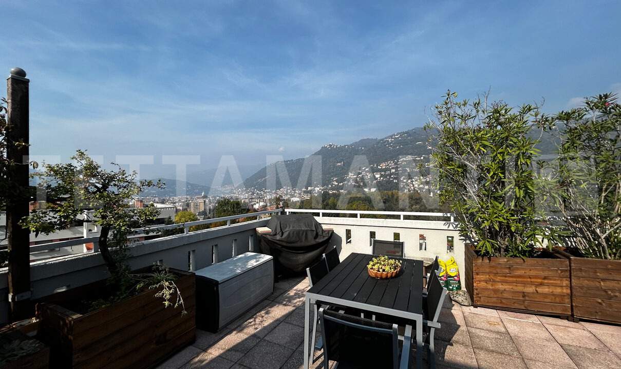 Como attico panoramico in vendita (17)