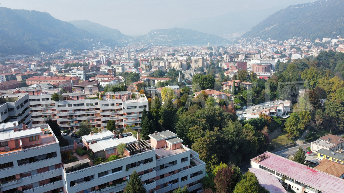 Como attico panoramico in vendita