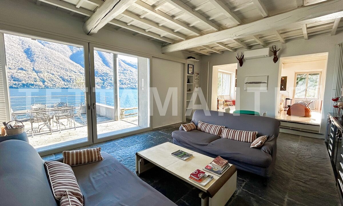 Villa fronte lago di Como