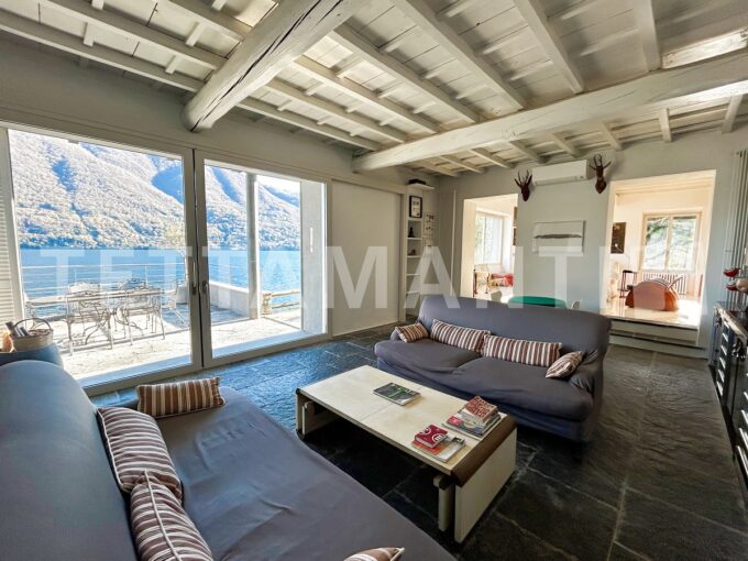 Villa fronte lago di Como