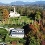 Villa moderna con vista panoramica a Oltrona San Mamette