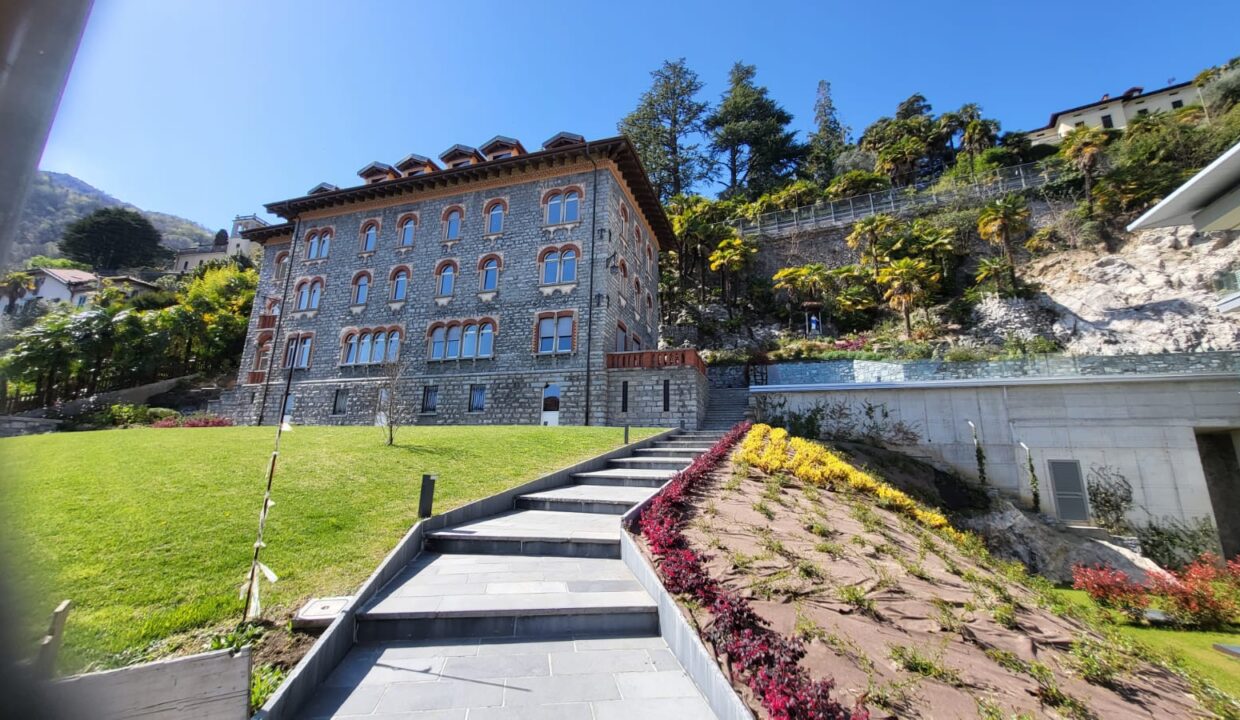 Menaggio appartamento di lusso in vendita in residence con piscina