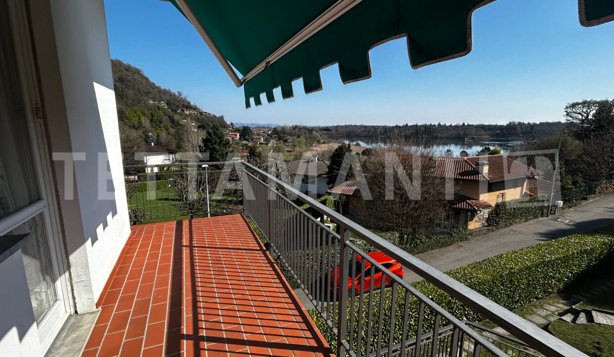 villa in vendita a montorfano12