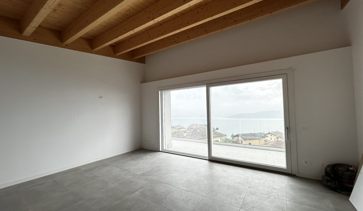 Vercana nuovo appartamento vista lago