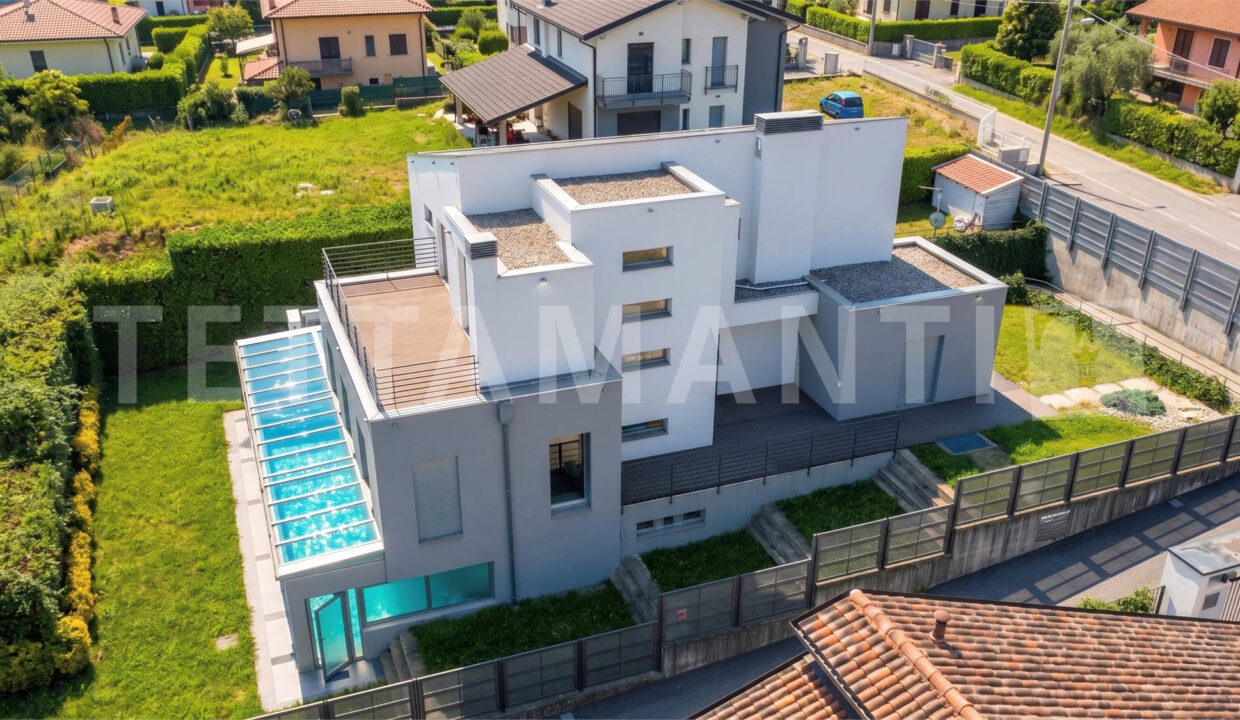 Montano Lucino villa moderna6